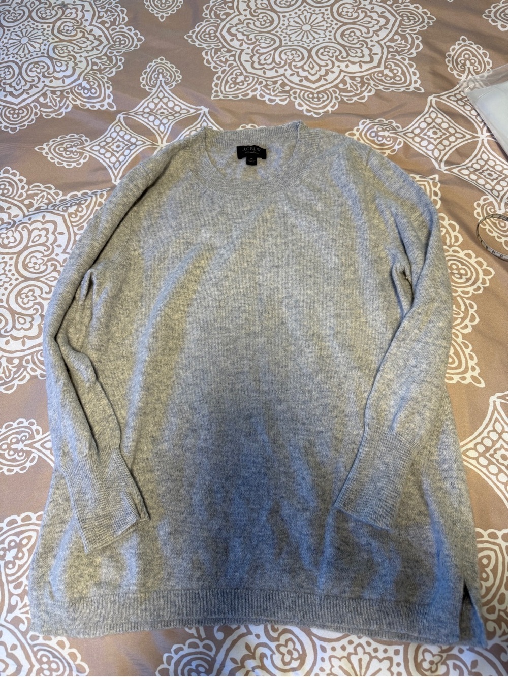 Jcrew 100% cashmere Crewneck Sweater in Light Gray size M